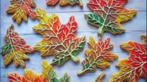How To Decorate Leaf Cookies
