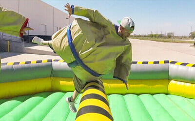 Hilarious Giant Sumo Battle